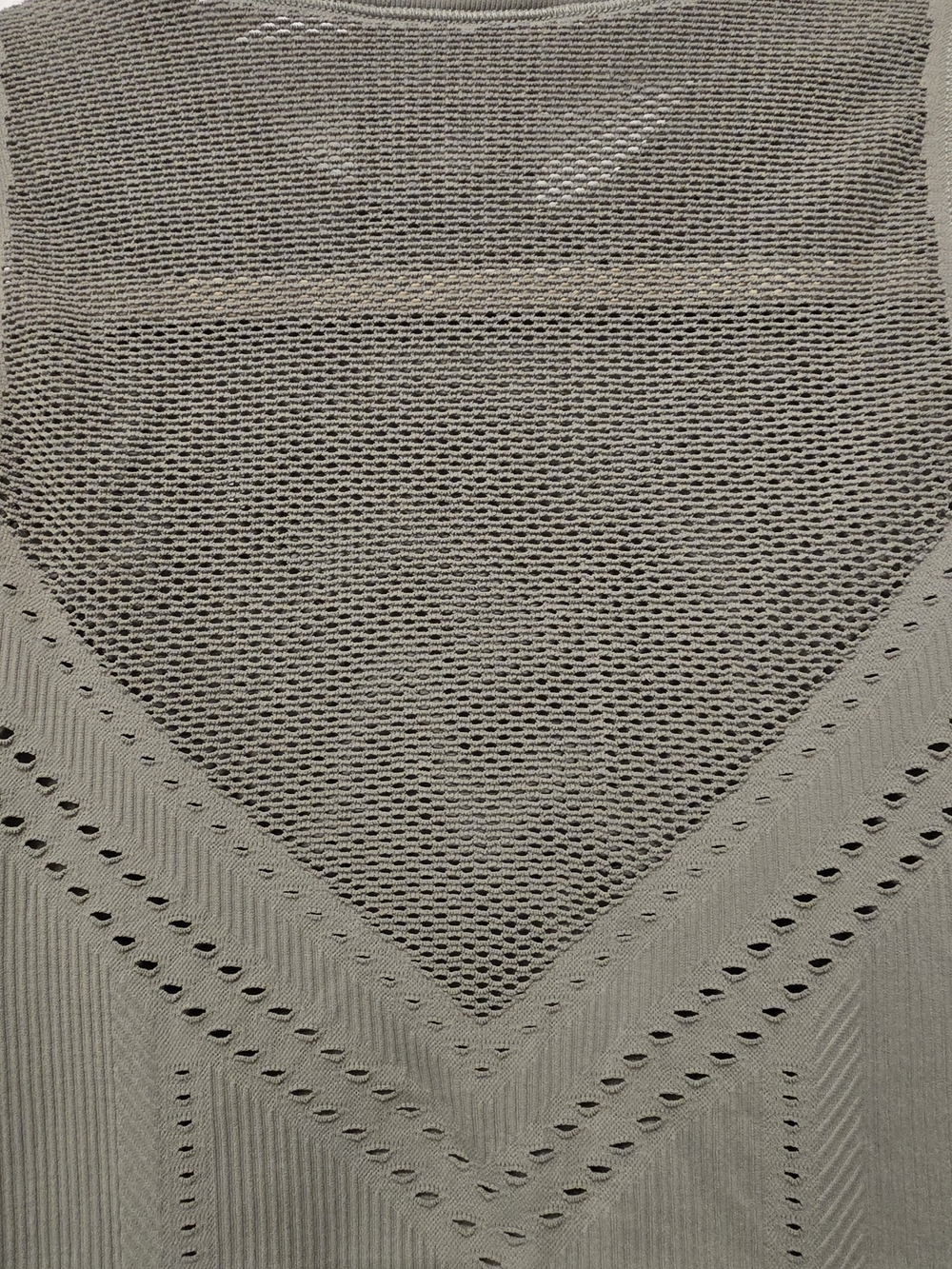 Athleta Oxygen Tank Top Medium Green Olive Seamless Mesh Performance Workout - Picture 8 of 10
